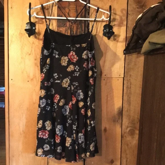 Mesh Floral Romper 🧚 - Picture 6 of 6